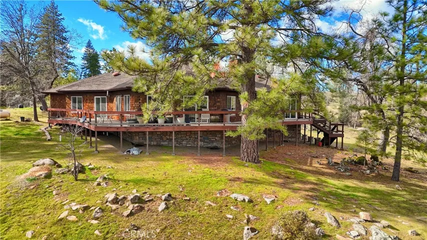 3025 Poppy Lake Road, Mariposa, California 95338