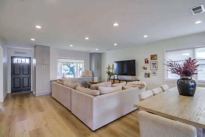 3326 Wisteria Dr, San Diego, California 92106