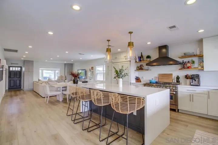 3326 Wisteria Dr, San Diego, California 92106