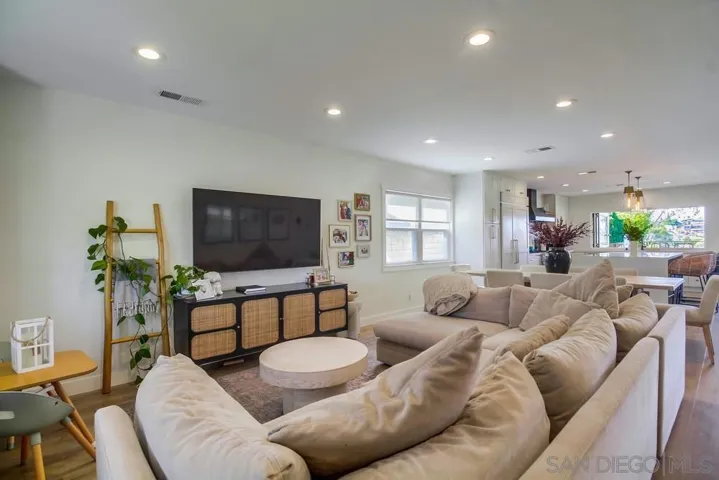 3326 Wisteria Dr, San Diego, California 92106