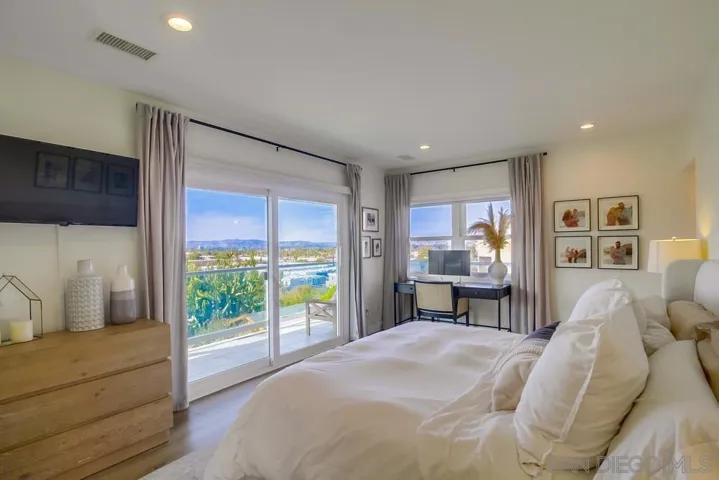 3326 Wisteria Dr, San Diego, California 92106