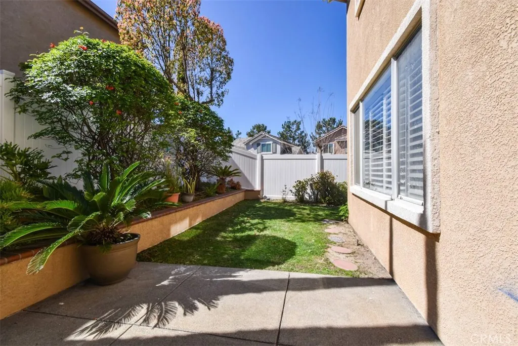4 Carillon Place, Lake Forest, California 92610 home-pic-38
