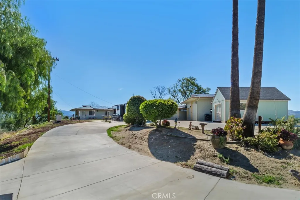 300 Anderson Drive, Hemet, California 92544 — photo 4
