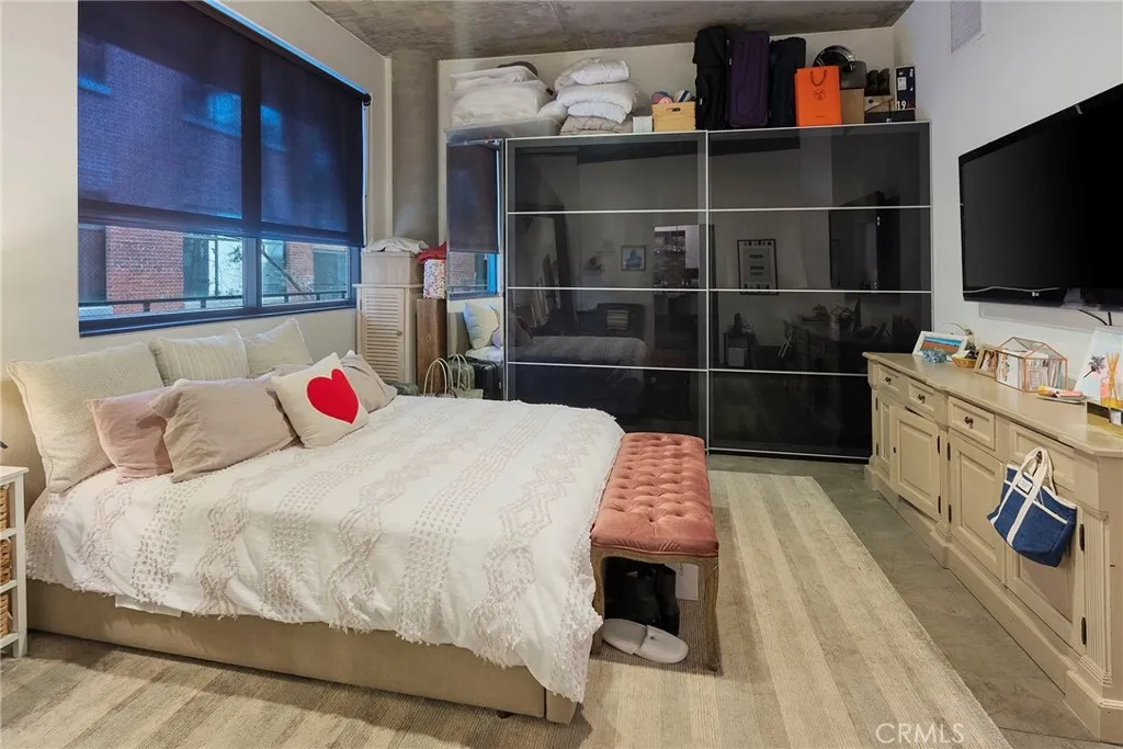 835 Locust Avenue 320, Long Beach, California 90813 home-pic-17