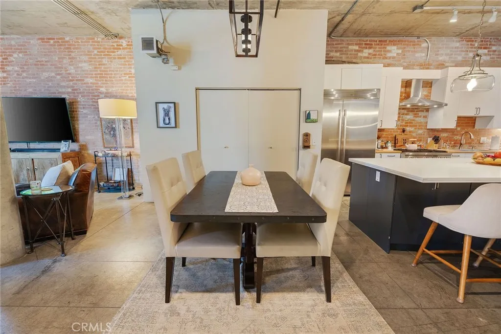 835 Locust Avenue 320, Long Beach, California 90813 home-pic-8