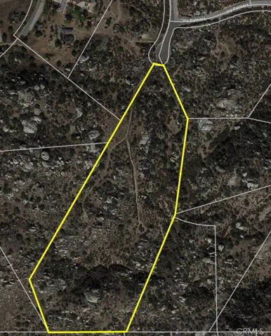 Parcel outlined shows building sites.