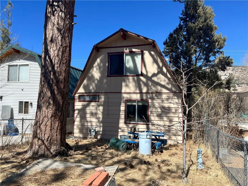 432 Maltby Boulevard, Big Bear City, California 92314 home-pic-3