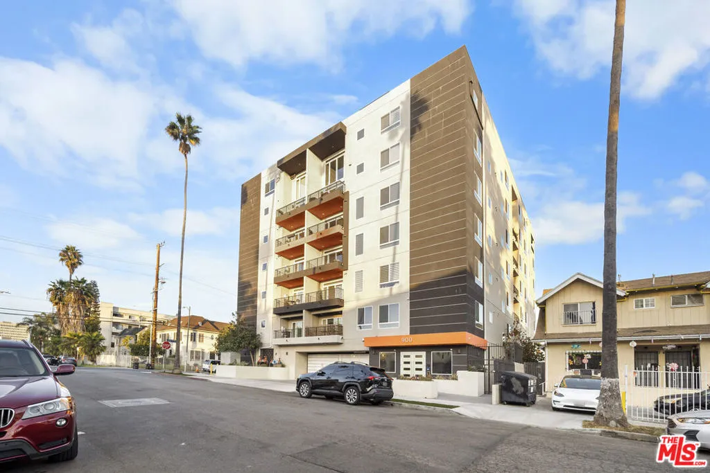 900 S Kenmore Avenue 504, Los Angeles, California 90006 home-pic-1