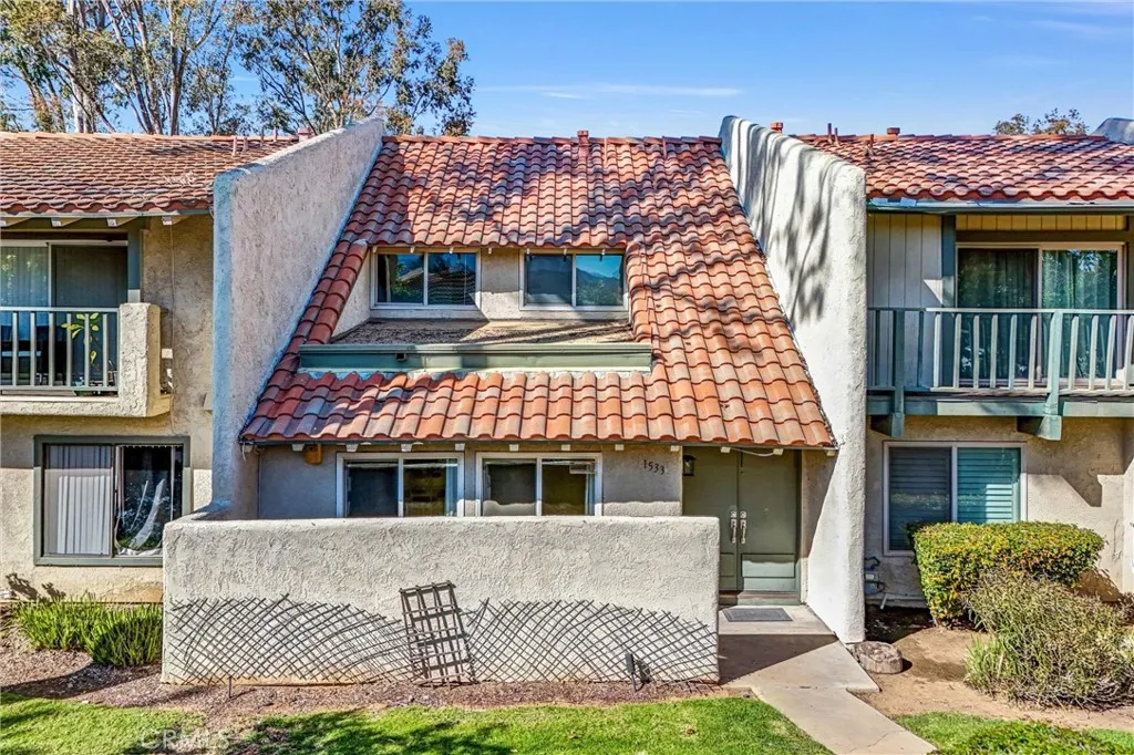 1533 Camelot Drive, Corona, California 92882, 3 Bedrooms Bedrooms, ,2 BathroomsBathrooms,Residential,For Sale,Camelot,CV25053727