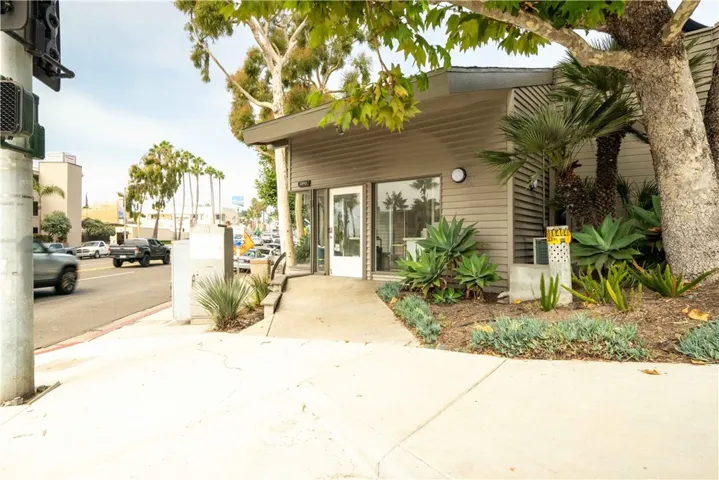 1590 1590 S Coast Hwy 101, 102