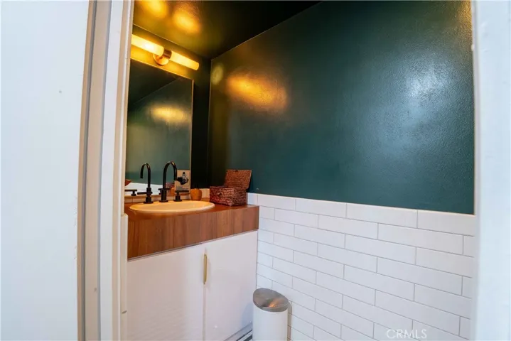 1590 1590 S Coast Hwy 101, 102