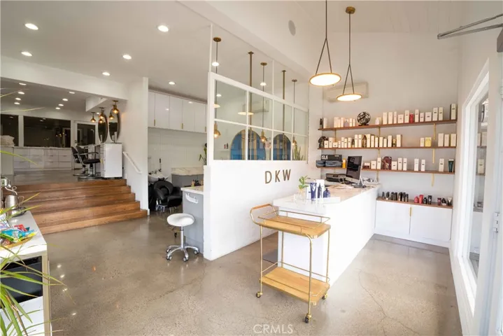 1590 1590 S Coast Hwy 101, 102