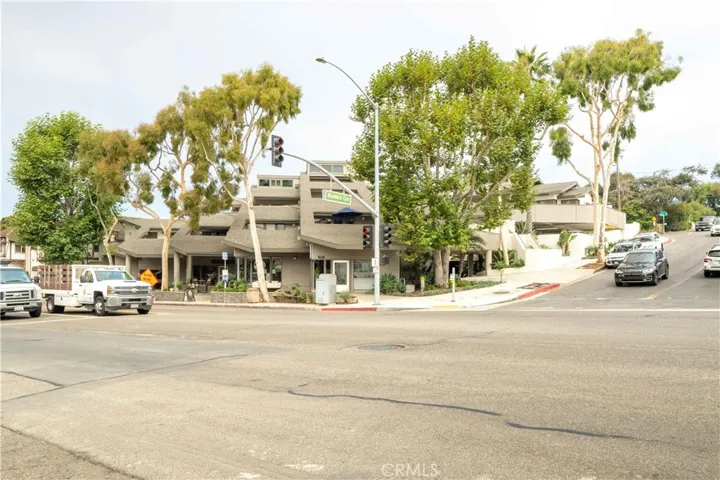 1590 1590 S Coast Hwy 101, 102