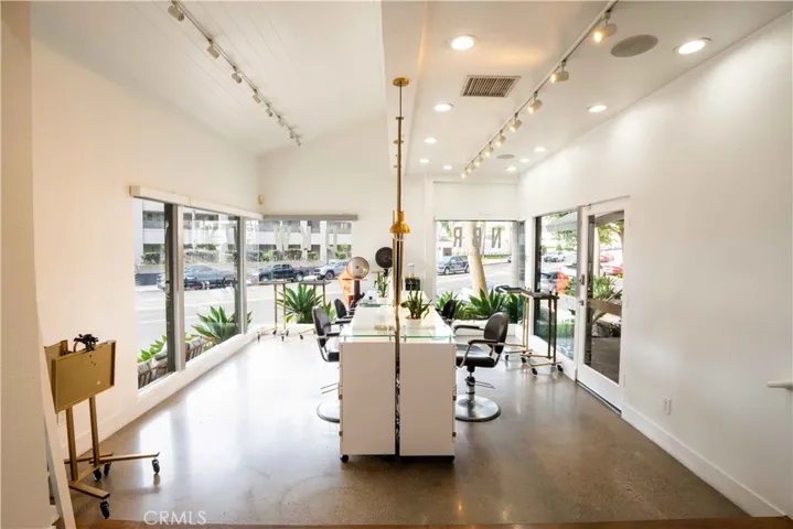 1590 1590 S Coast Hwy 101, 102
