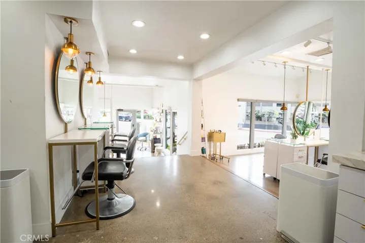 1590 1590 S Coast Hwy 101, 102