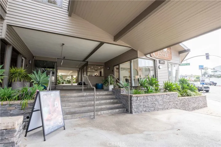 1590 1590 S Coast Hwy 101, 102