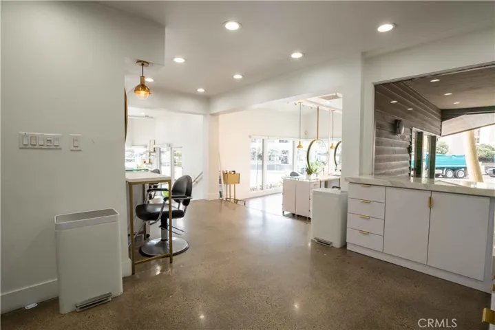 1590 1590 S Coast Hwy 101, 102
