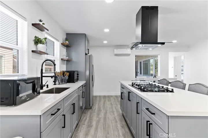 11018 S Burl Avenue, Inglewood, California 90304