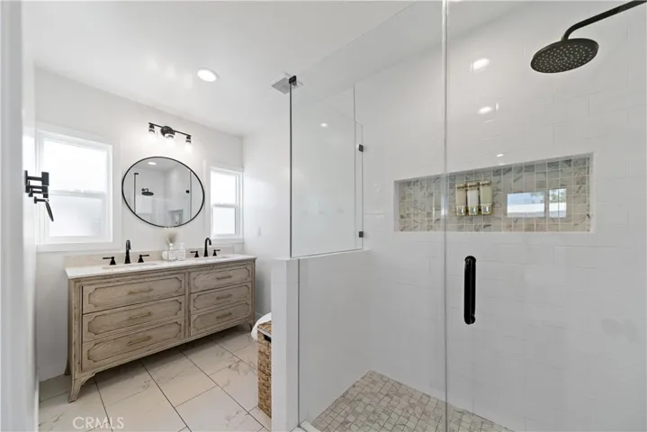 11018 S Burl Avenue, Inglewood, California 90304