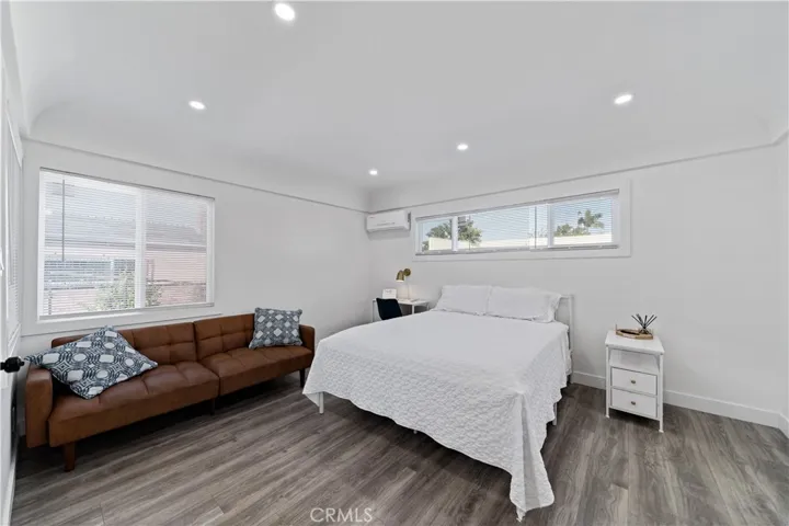 11018 S Burl Avenue, Inglewood, California 90304