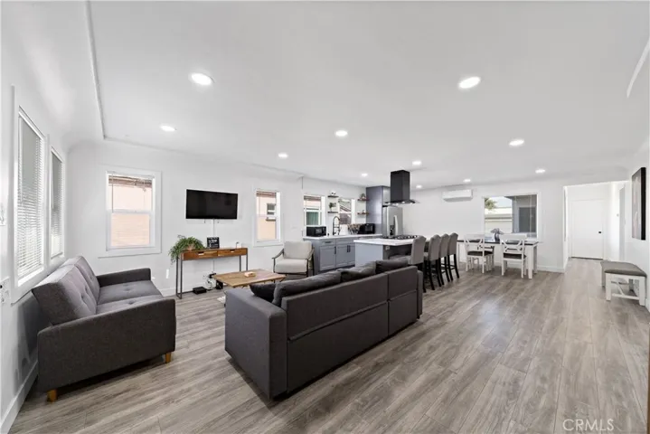 11018 S Burl Avenue, Inglewood, California 90304