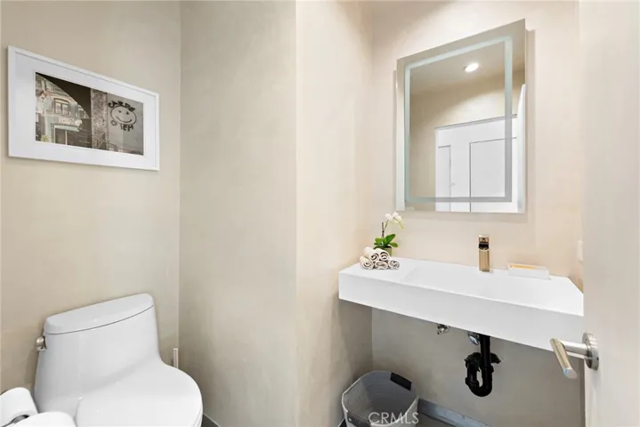 2590 Park Avenue, Laguna Beach, California 92651