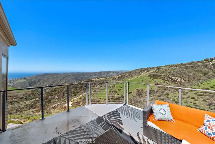 2590 Park Avenue, Laguna Beach, California 92651