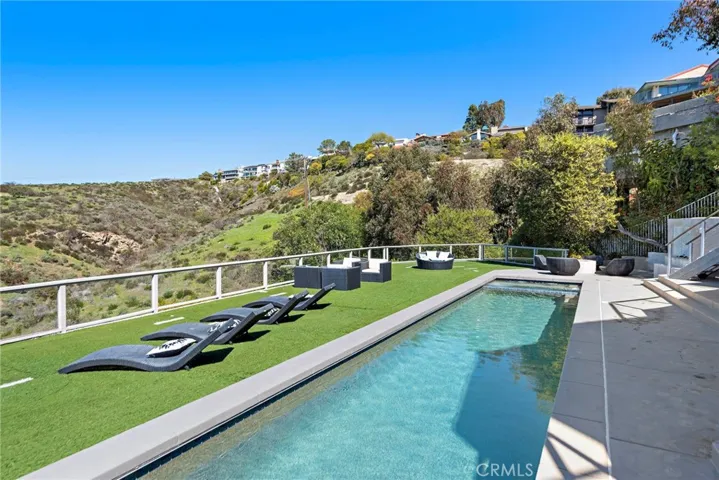 2590 Park Avenue, Laguna Beach, California 92651
