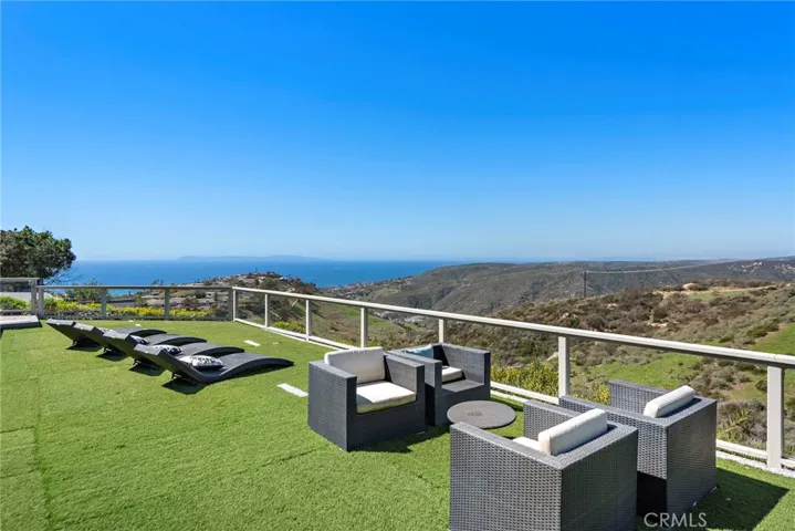 2590 Park Avenue, Laguna Beach, California 92651