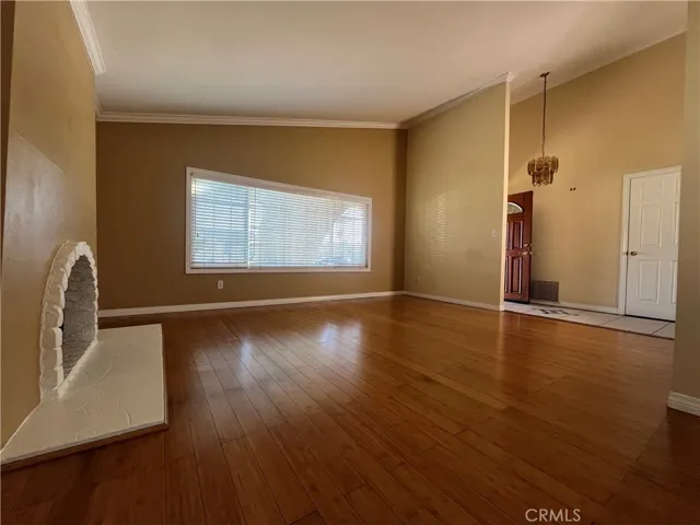 vaulted ceiling in living room
