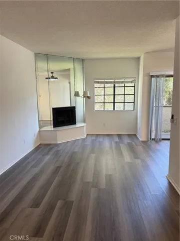 17914 Magnolia Boulevard 137, Encino, California 91316