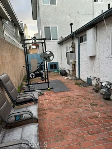 Side patio