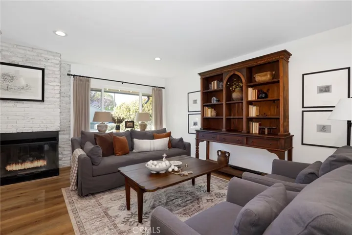 25410 Avenida Cappela, Valencia, California 91355