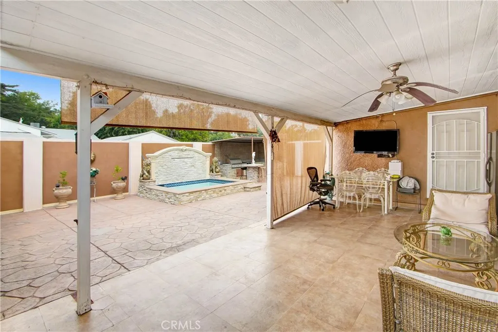 6527 Alcove Avenue, Valley Glen, California 91606 home-pic-11