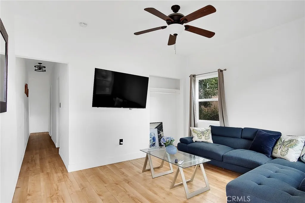 1431 Silver Lake Boulevard, Silver Lake, California 90026 home-pic-4