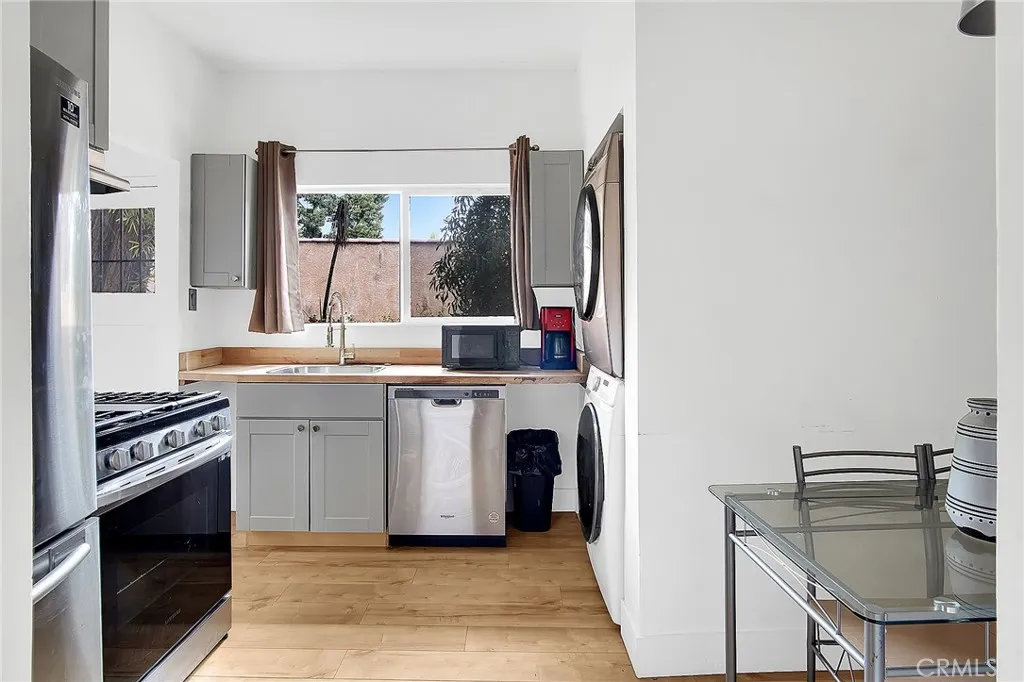 1431 Silver Lake Boulevard, Silver Lake, California 90026 home-pic-6