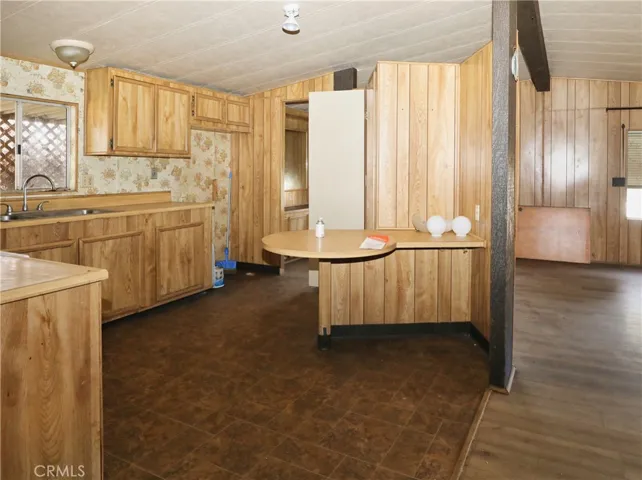 14111 Woodland Drive, Clearlake, California 95422