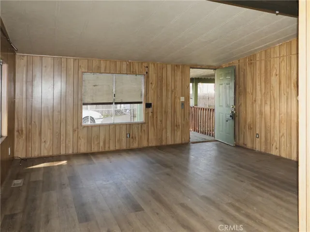 14111 Woodland Drive, Clearlake, California 95422