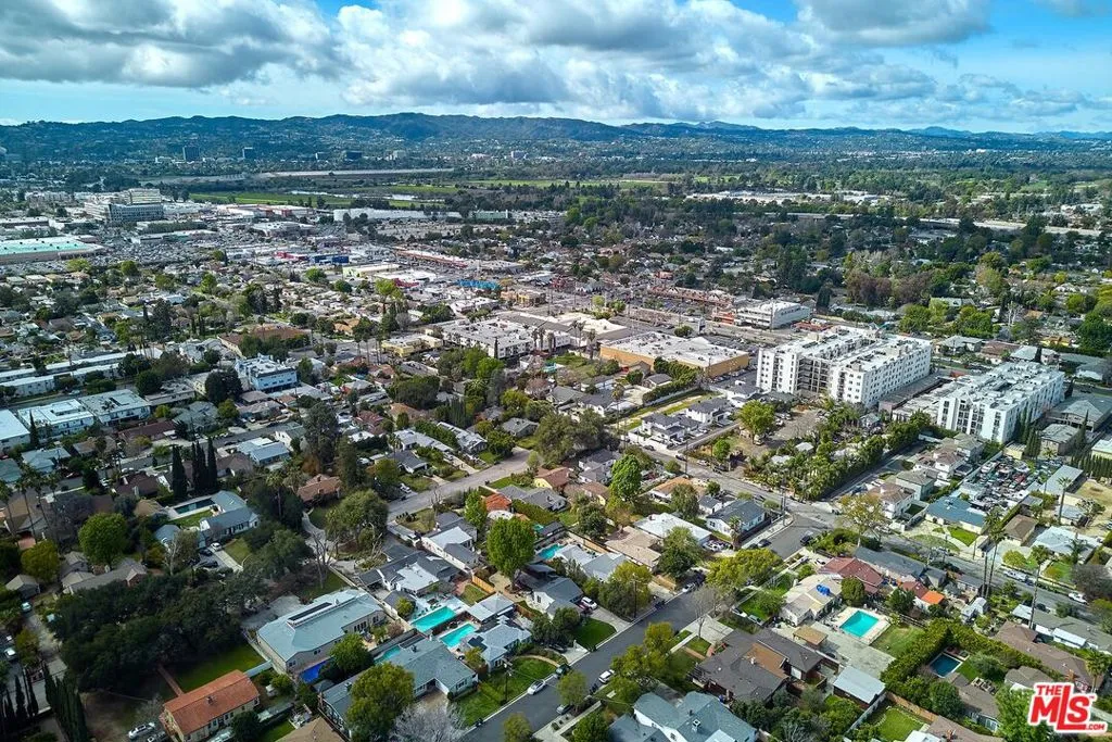 6443 Columbus Avenue, Van Nuys, California 91411 home-pic-13