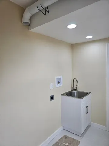 LAUNDRY AREA WITH LAUNDRY SINK