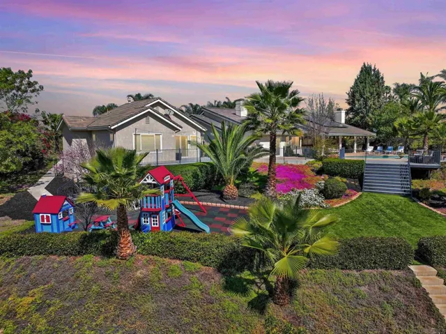 1033 1035 Summit Trl, Escondido, California 92025