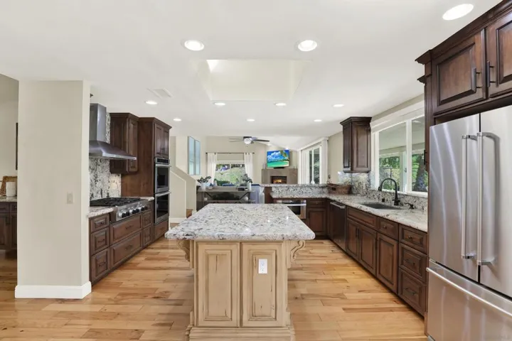 1033 1035 Summit Trl, Escondido, California 92025