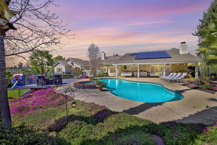 1033 1035 Summit Trl, Escondido, California 92025