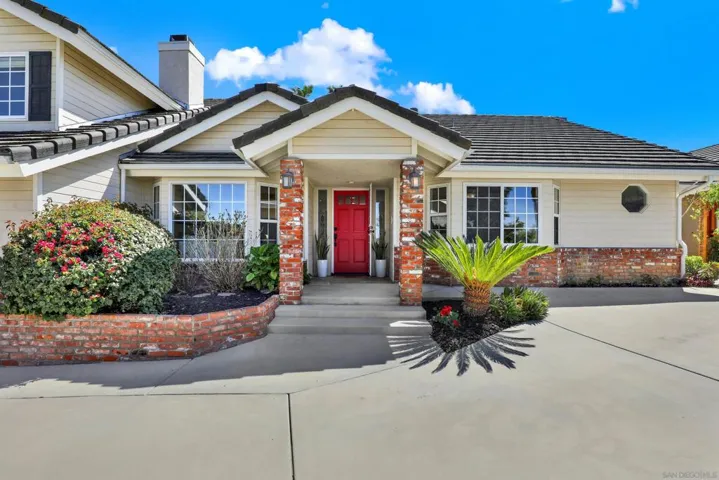 1033 1035 Summit Trl, Escondido, California 92025