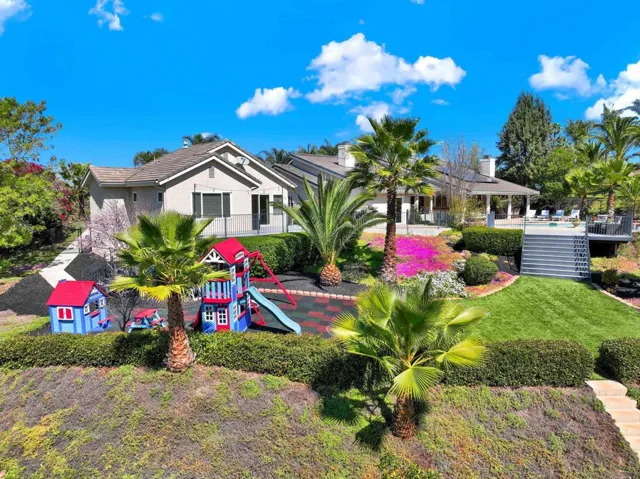 1033 1035 Summit Trl, Escondido, California 92025