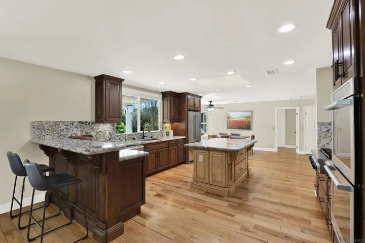 1033 1035 Summit Trl, Escondido, California 92025