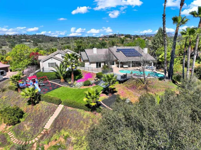 1033 1035 Summit Trl, Escondido, California 92025