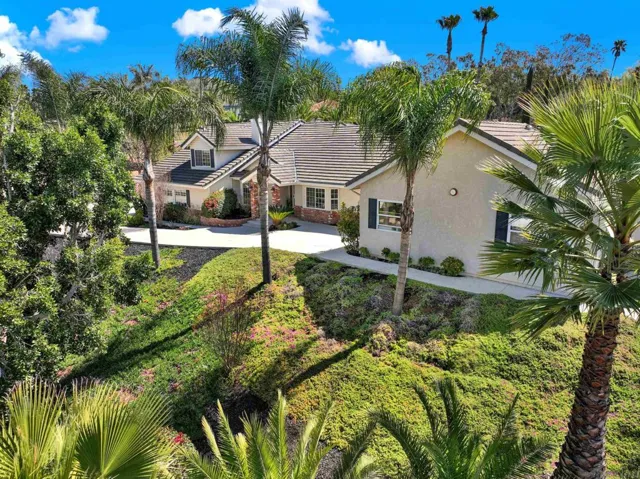 1033 1035 Summit Trl, Escondido, California 92025