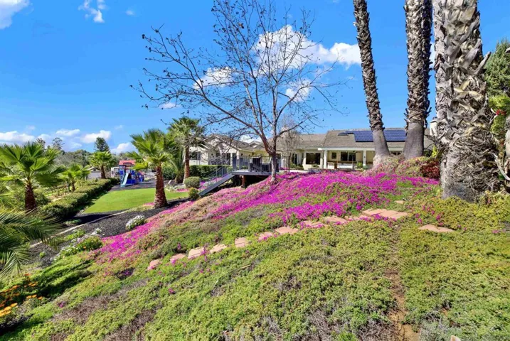 1033 1035 Summit Trl, Escondido, California 92025