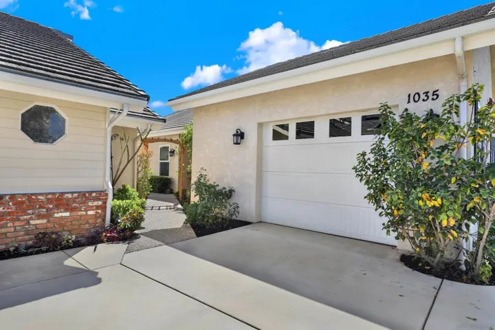 1033 1035 Summit Trl, Escondido, California 92025